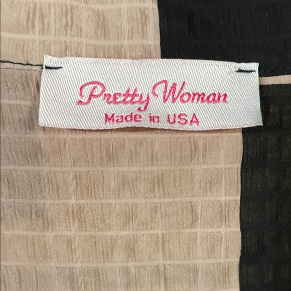 Pretty Woman Geometric Print Button-Front Top in Black and Tan - Picture 2 of 7